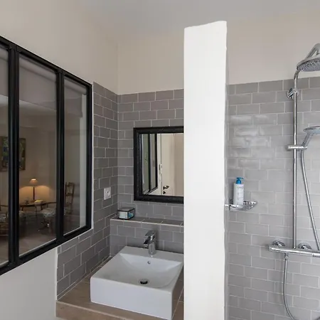 Bed & Breakfast Sur Le Quai 4*
