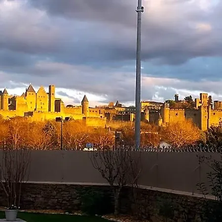 Sur Le Quai 4* Carcassonne