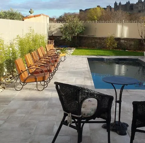 Sur Le Quai Bed & Breakfast