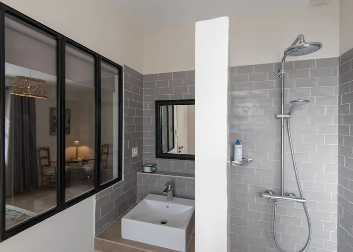 Bed & Breakfast Sur Le Quai 4*